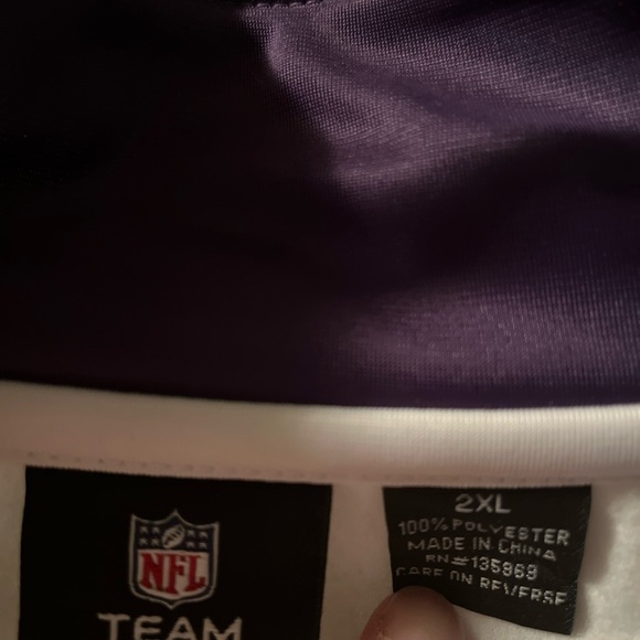 NFL Team Minnesota Vikings Apparel in White and Purple - Picture 4 of 5